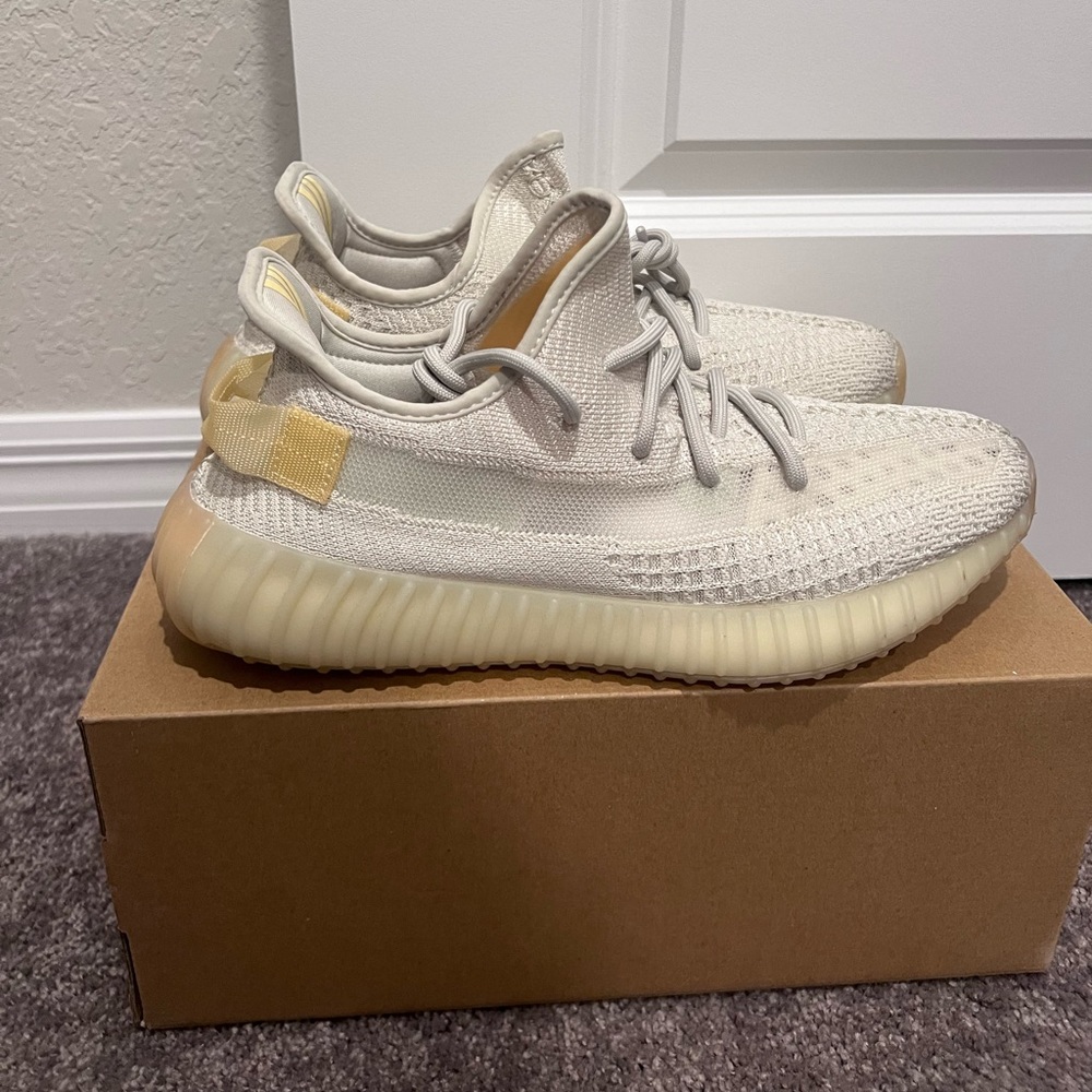 Yeezy Boost - Picture 4 of 6